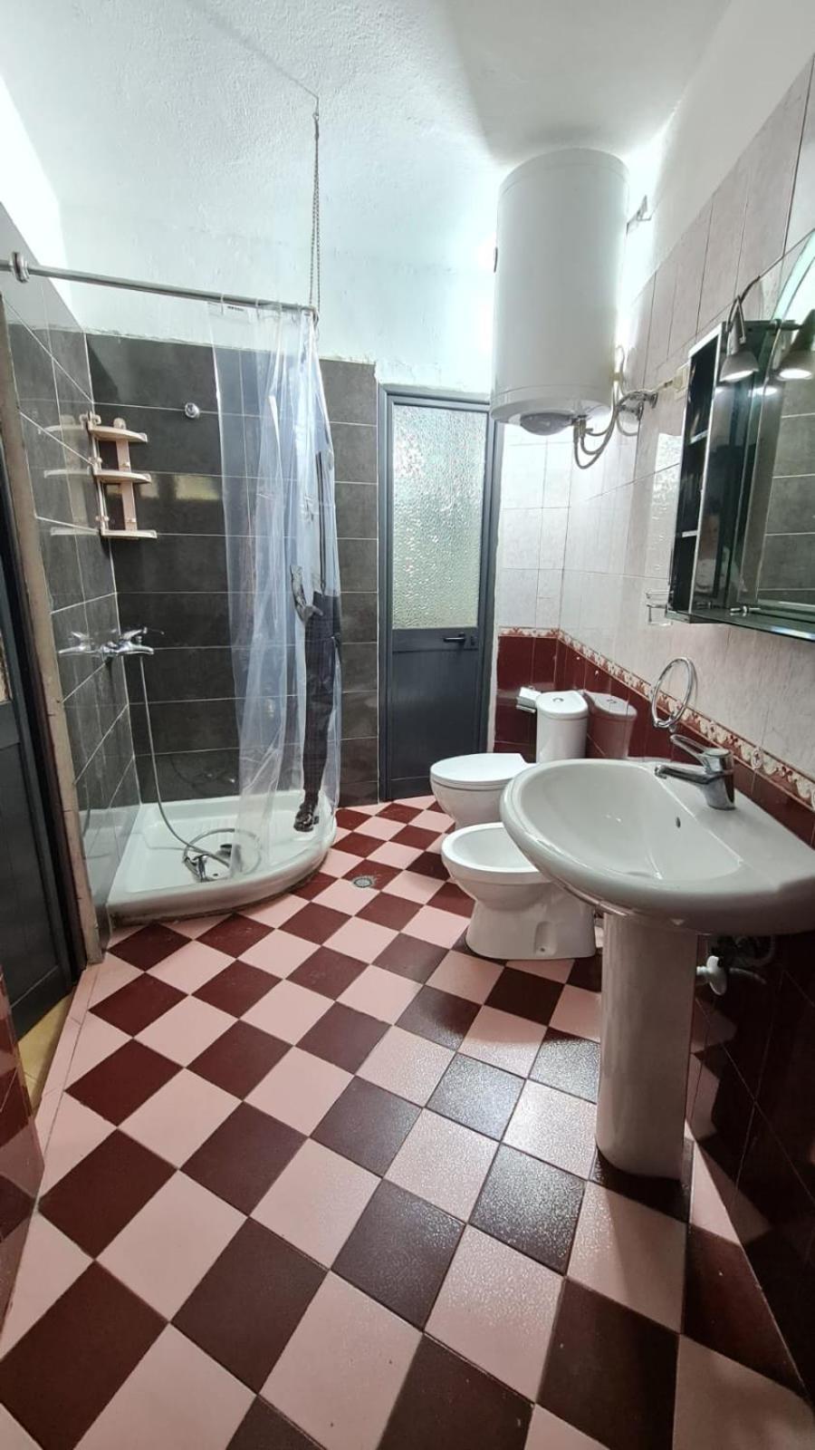 Calmly, Spacious Apartment Next To Usa Embassy Tirana Eksteriør billede