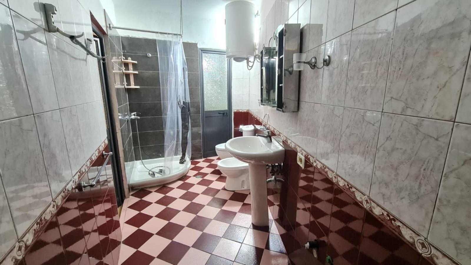 Calmly, Spacious Apartment Next To Usa Embassy Tirana Eksteriør billede