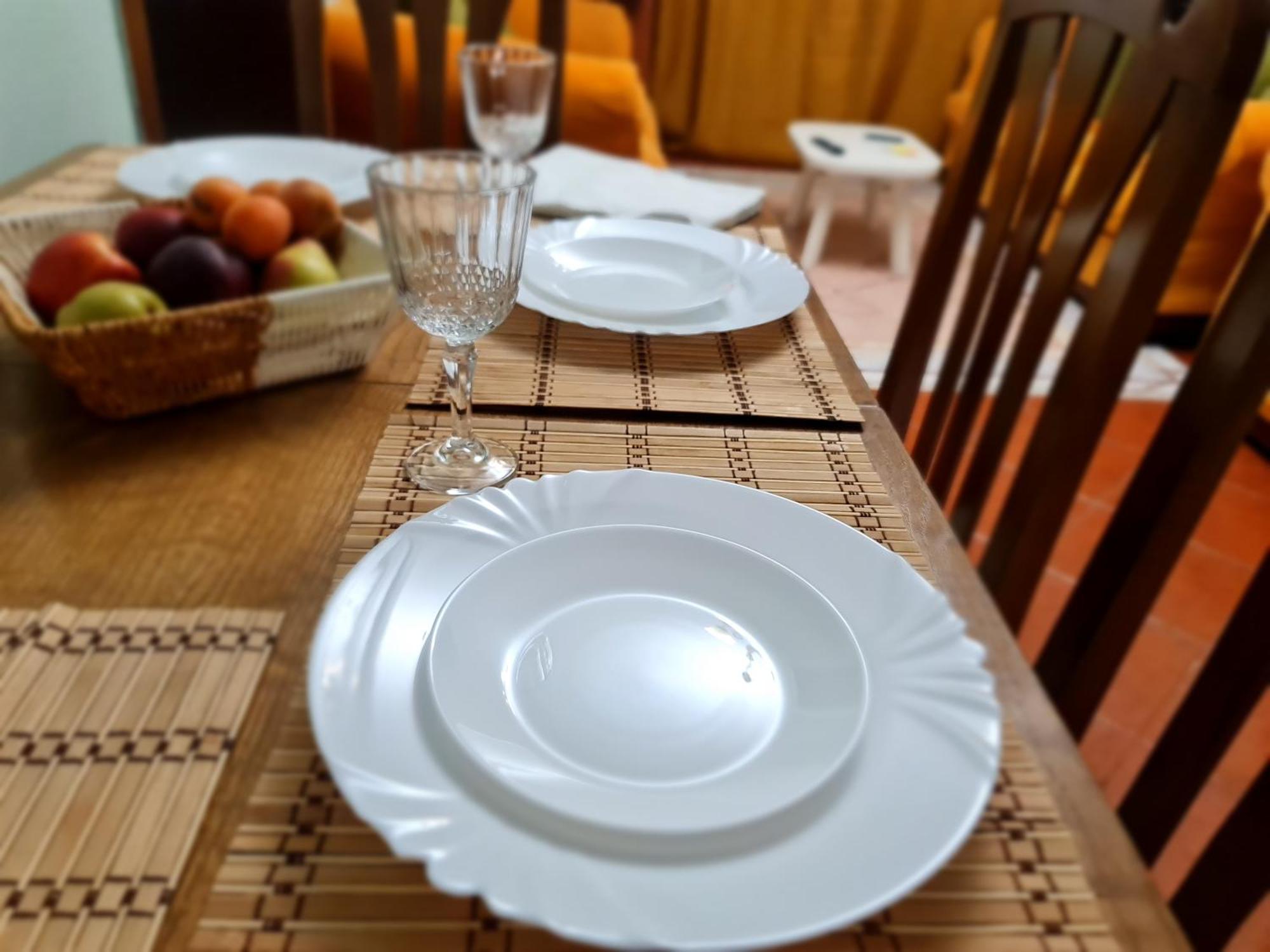 Calmly, Spacious Apartment Next To Usa Embassy Tirana Værelse billede