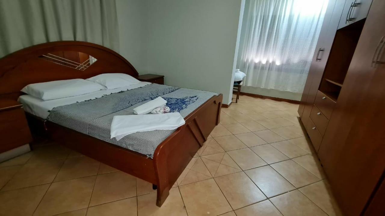 Calmly, Spacious Apartment Next To Usa Embassy Tirana Eksteriør billede