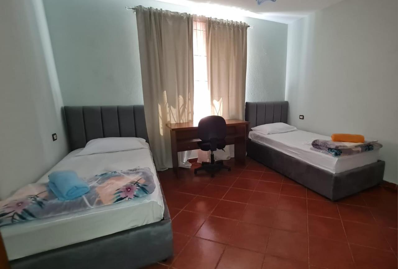 Calmly, Spacious Apartment Next To Usa Embassy Tirana Eksteriør billede
