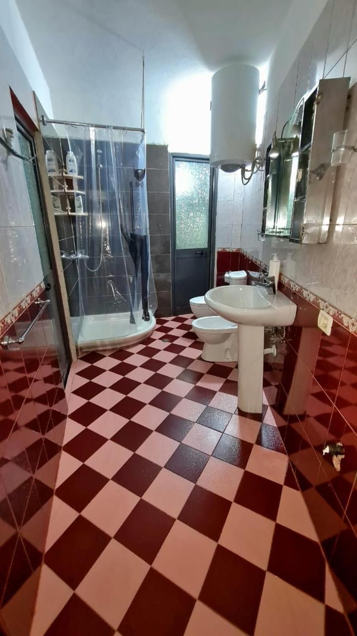 Calmly, Spacious Apartment Next To Usa Embassy Tirana Eksteriør billede
