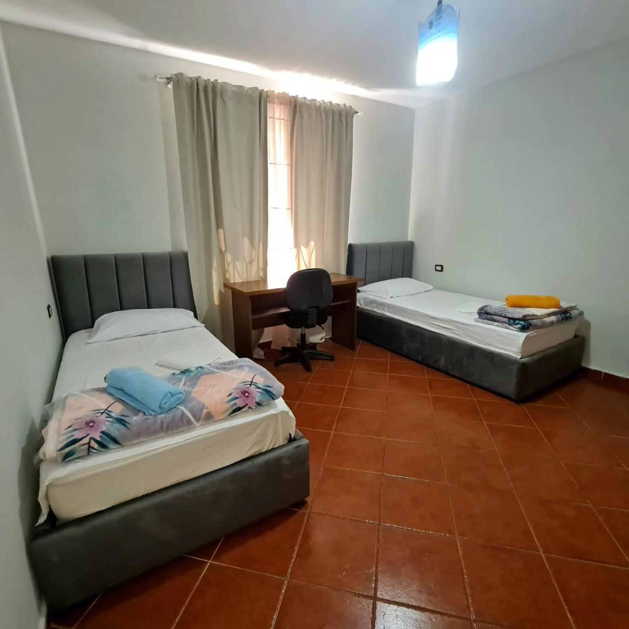 Calmly, Spacious Apartment Next To Usa Embassy Tirana Eksteriør billede