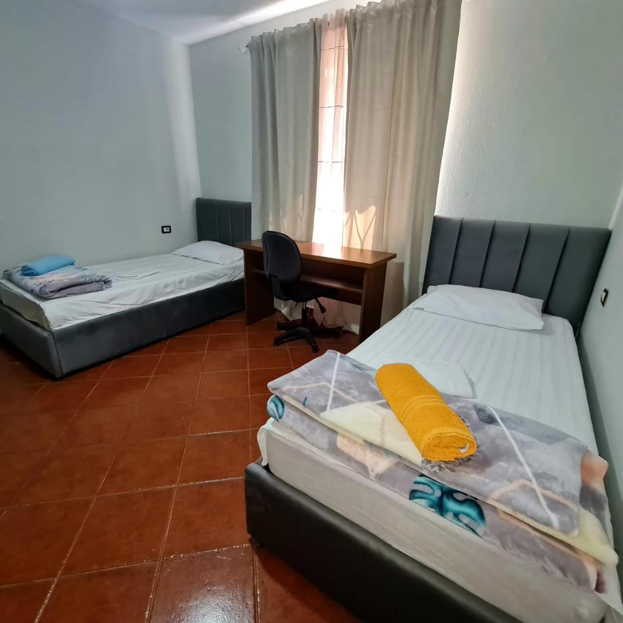 Calmly, Spacious Apartment Next To Usa Embassy Tirana Eksteriør billede